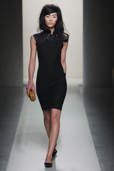 Look 16